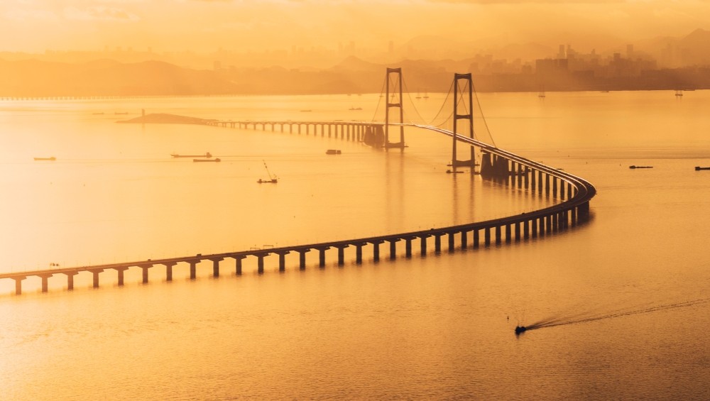 4广东 何敏华 《金色深中》_副本.jpg